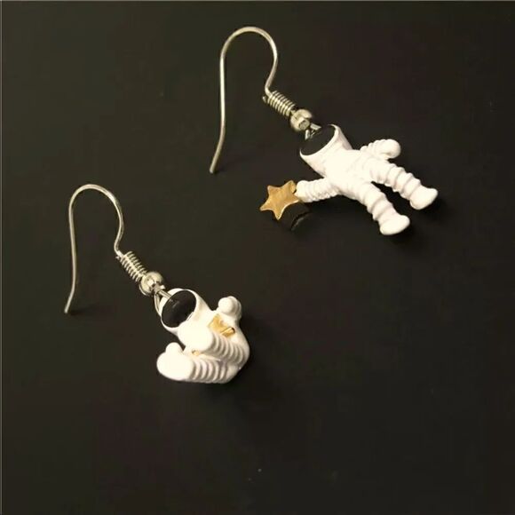 Jewelry - Adorable Astronaut/Spacemen Earrings  